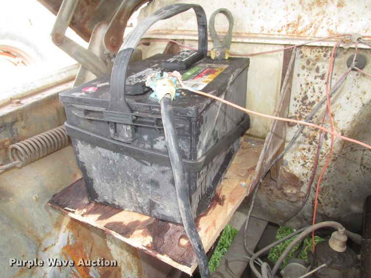 image for item DG2647 1959 Chevrolet Viking 60  grain truck