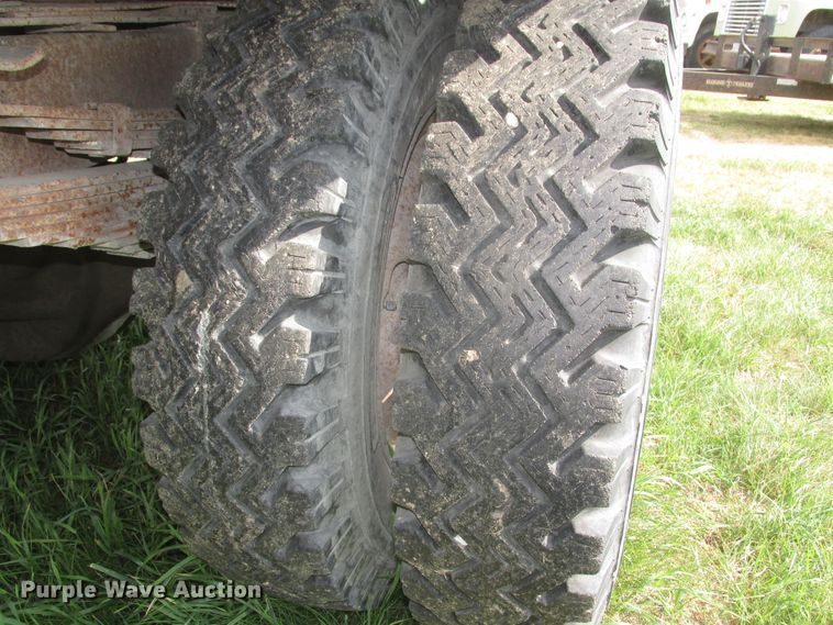 image for item DG2647 1959 Chevrolet Viking 60  grain truck