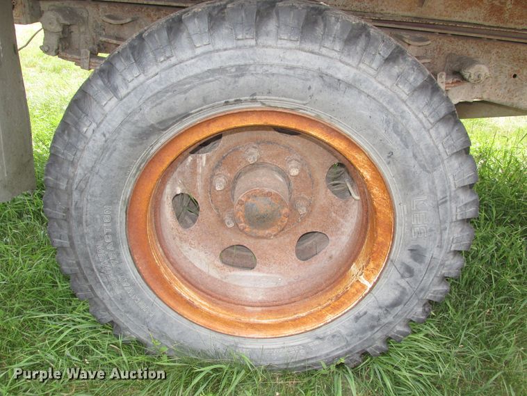 image for item DG2647 1959 Chevrolet Viking 60  grain truck