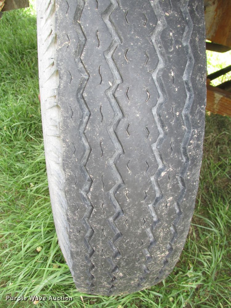 image for item DG2647 1959 Chevrolet Viking 60  grain truck