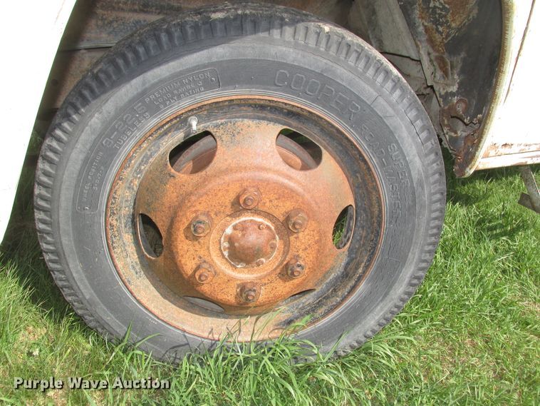 image for item DG2647 1959 Chevrolet Viking 60  grain truck