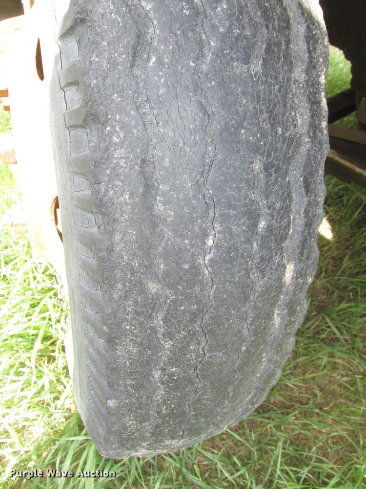 image for item DG2647 1959 Chevrolet Viking 60  grain truck