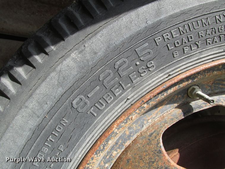 image for item DG2647 1959 Chevrolet Viking 60  grain truck