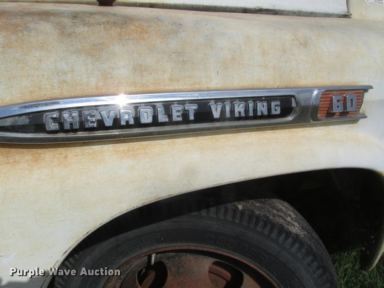 image for item DG2647 1959 Chevrolet Viking 60  grain truck