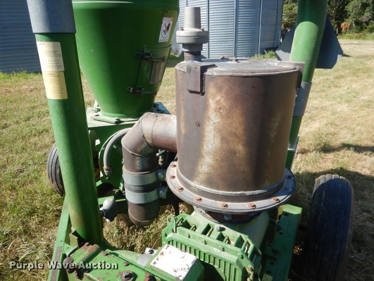 image for item DG4505 Handlair 560 pneumatic grain conveyor