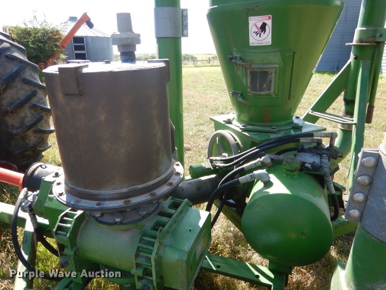 image for item DG4505 Handlair 560 pneumatic grain conveyor