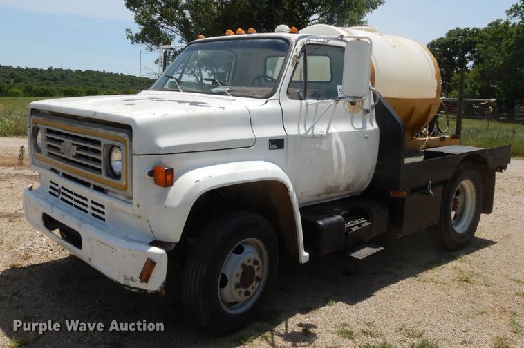 image for item DG7993 1986 Chevrolet C70 applicator truck