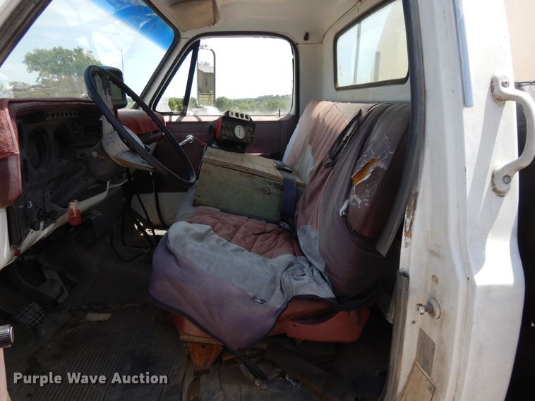 image for item DG7993 1986 Chevrolet C70 applicator truck