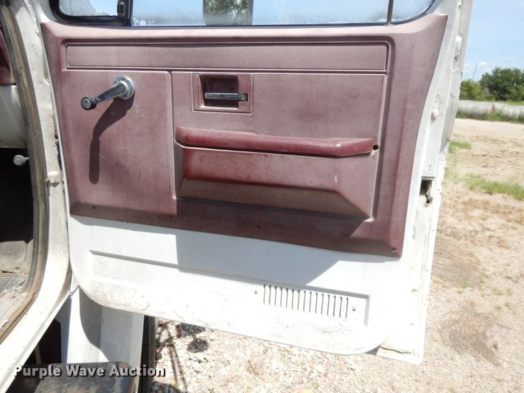 image for item DG7993 1986 Chevrolet C70 applicator truck