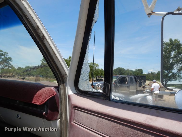 image for item DG7993 1986 Chevrolet C70 applicator truck