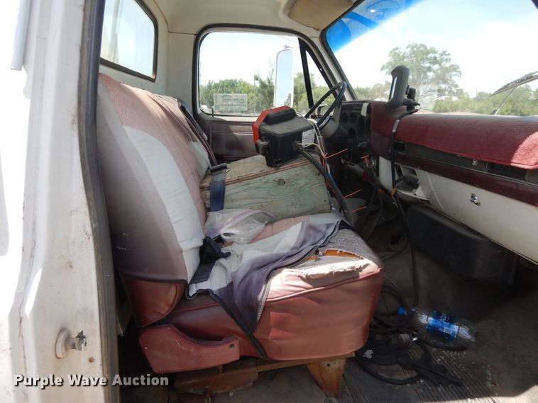 image for item DG7993 1986 Chevrolet C70 applicator truck