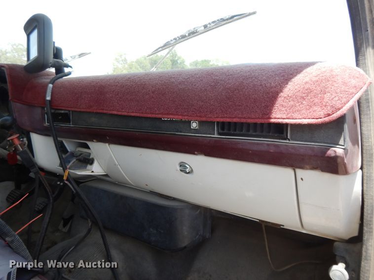 image for item DG7993 1986 Chevrolet C70 applicator truck