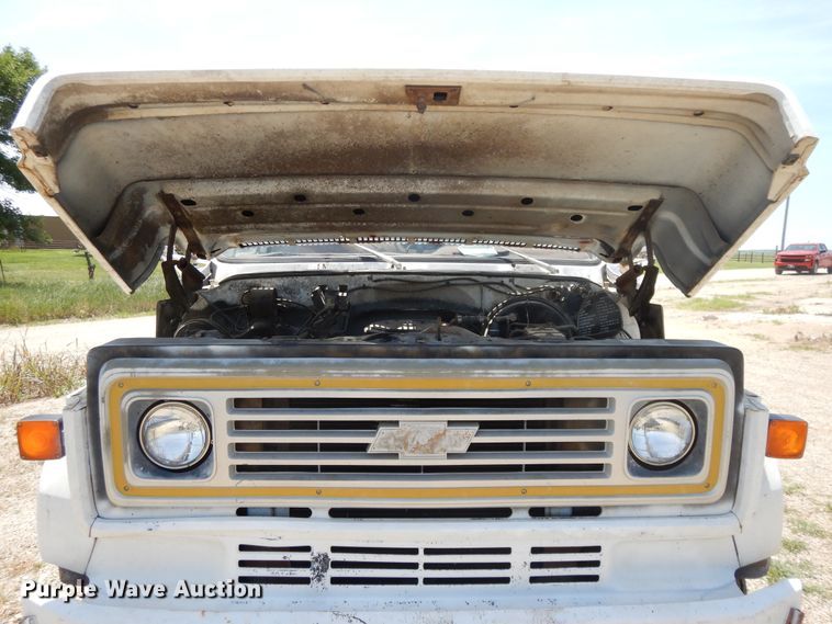 image for item DG7993 1986 Chevrolet C70 applicator truck