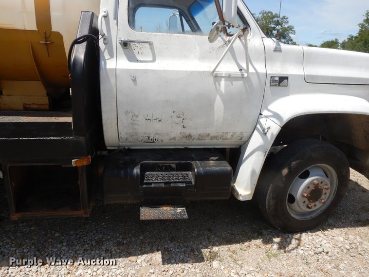 image for item DG7993 1986 Chevrolet C70 applicator truck