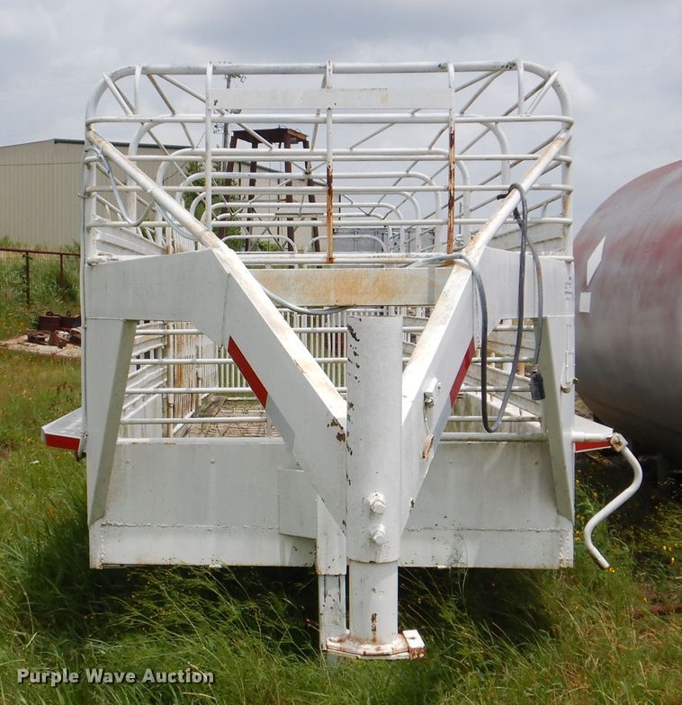 image for item DG8697 1989 Gooseneck Trailers livestock trailer