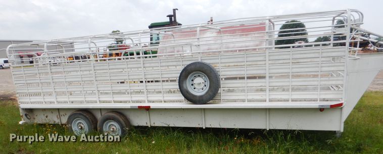image for item DG8697 1989 Gooseneck Trailers livestock trailer