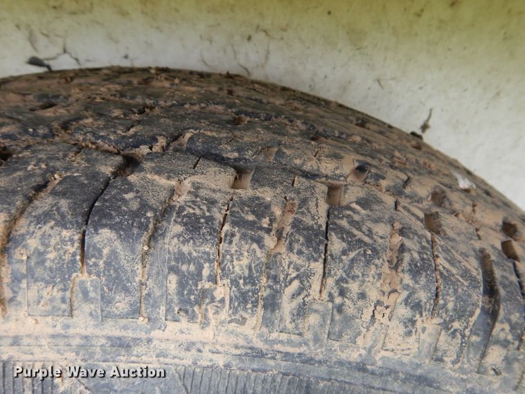 image for item DG8697 1989 Gooseneck Trailers livestock trailer