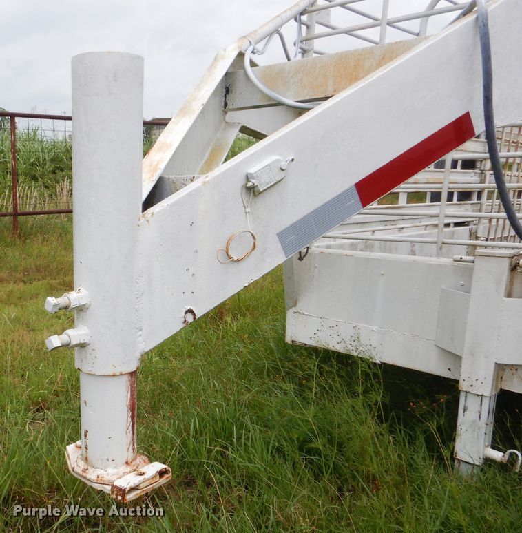 image for item DG8697 1989 Gooseneck Trailers livestock trailer