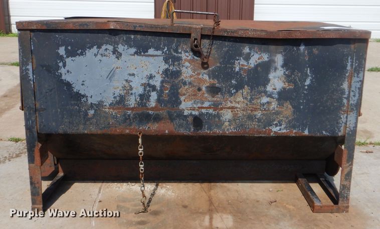 image for item DG8744 Tanner Built cake feeder