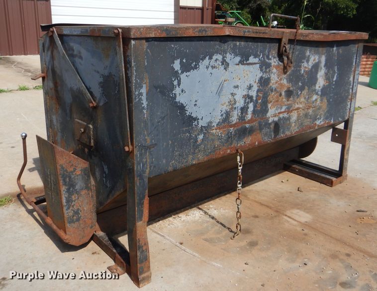 image for item DG8744 Tanner Built cake feeder