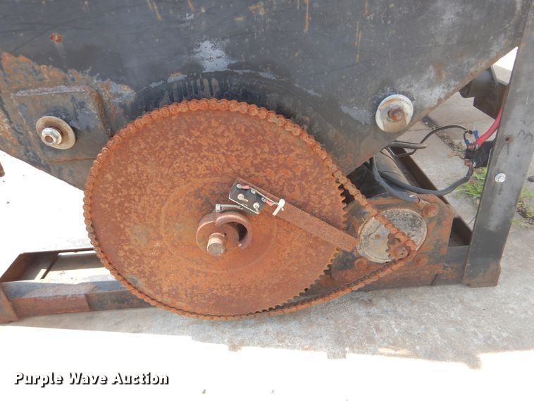 image for item DG8744 Tanner Built cake feeder