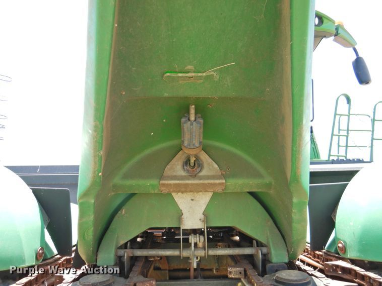 image for item DI0247 2009 Geringhoff RD1200/B corn head