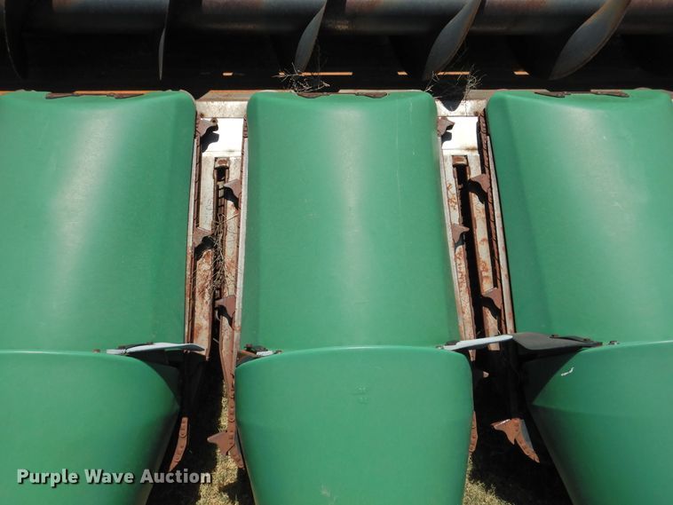 image for item DI0247 2009 Geringhoff RD1200/B corn head