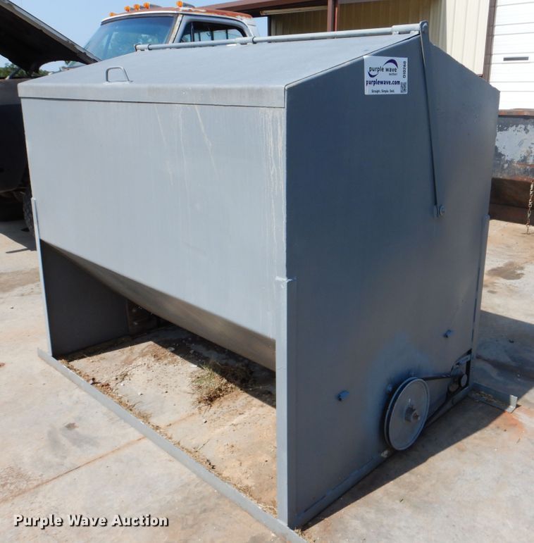 image for item DI0260 Bar-Six cake feeder