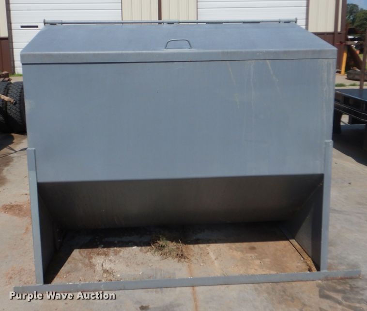 image for item DI0260 Bar-Six cake feeder