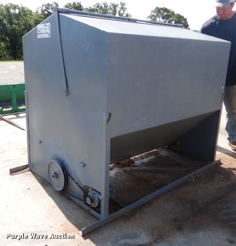 image for item DI0260 Bar-Six cake feeder