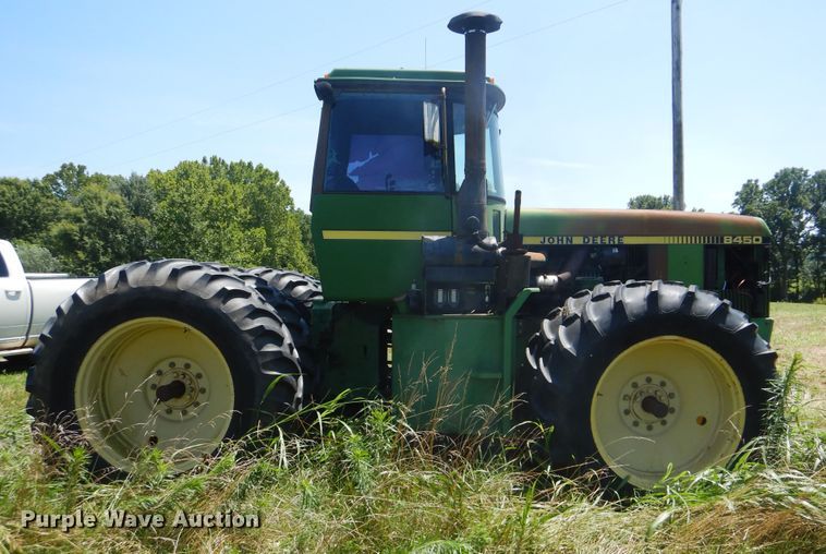 image for item DI0274 1983 John Deere 8450  4WD tractor