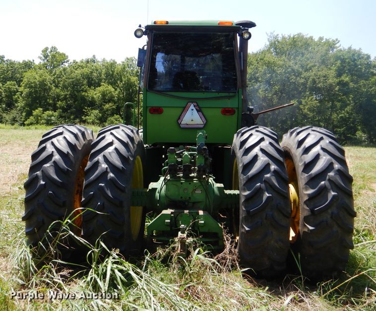 image for item DI0274 1983 John Deere 8450  4WD tractor