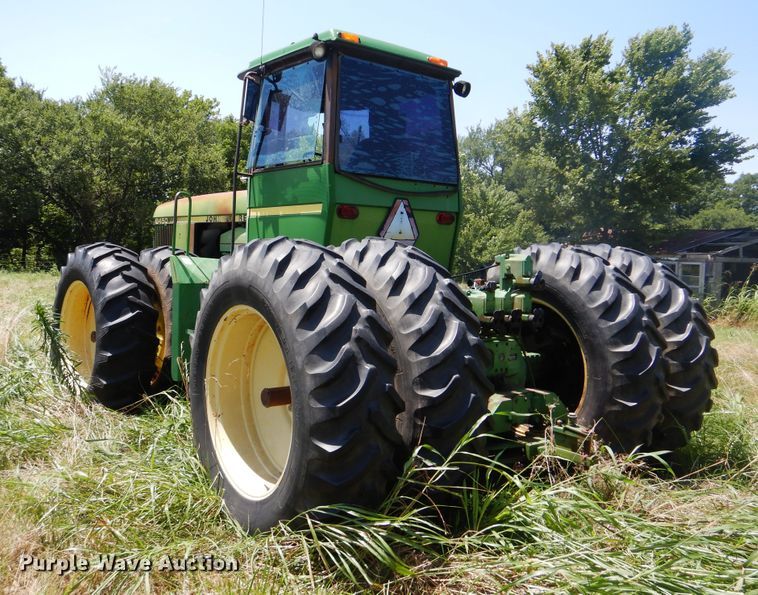 image for item DI0274 1983 John Deere 8450  4WD tractor