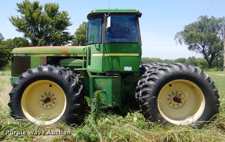 image for item DI0274 1983 John Deere 8450  4WD tractor