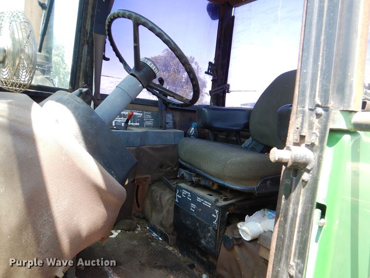 image for item DI0274 1983 John Deere 8450  4WD tractor