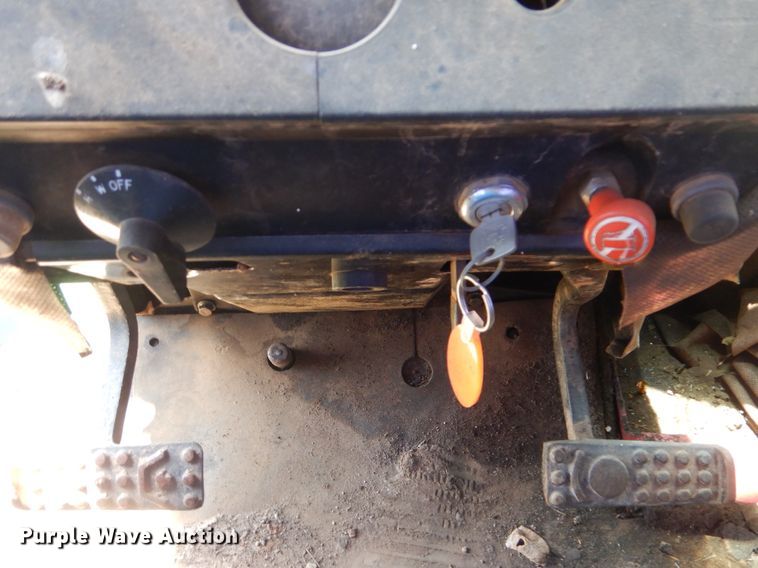 image for item DI0274 1983 John Deere 8450  4WD tractor