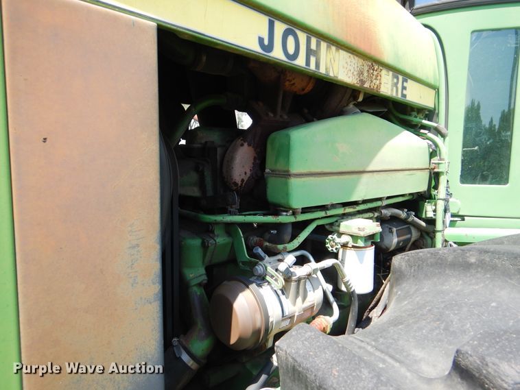 image for item DI0274 1983 John Deere 8450  4WD tractor