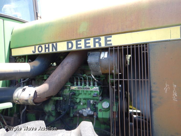 image for item DI0274 1983 John Deere 8450  4WD tractor