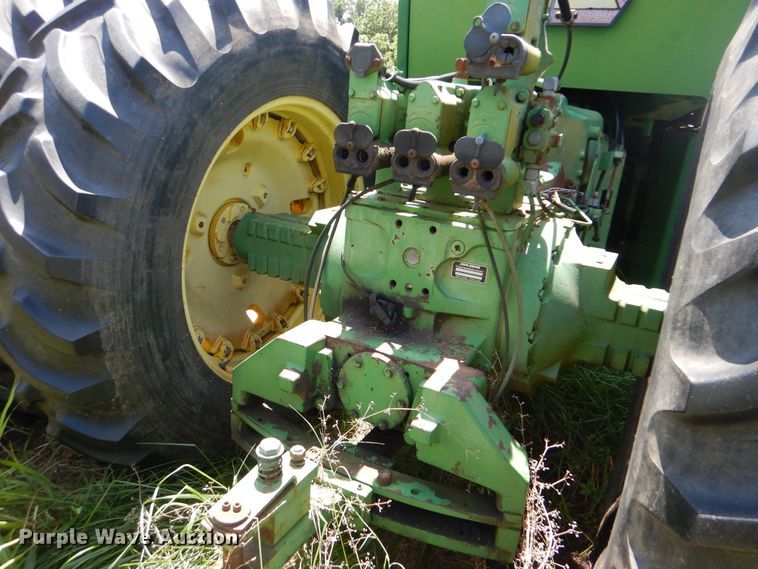 image for item DI0274 1983 John Deere 8450  4WD tractor