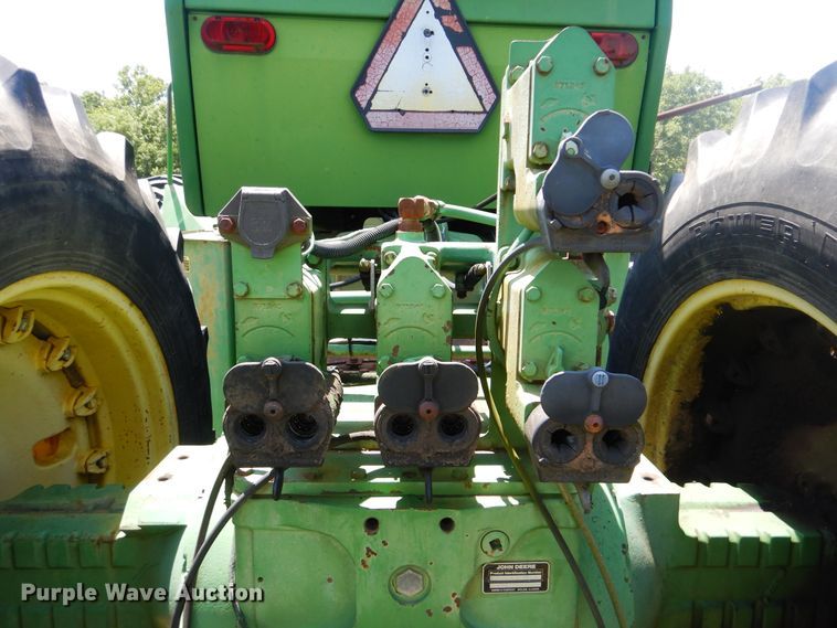 image for item DI0274 1983 John Deere 8450  4WD tractor