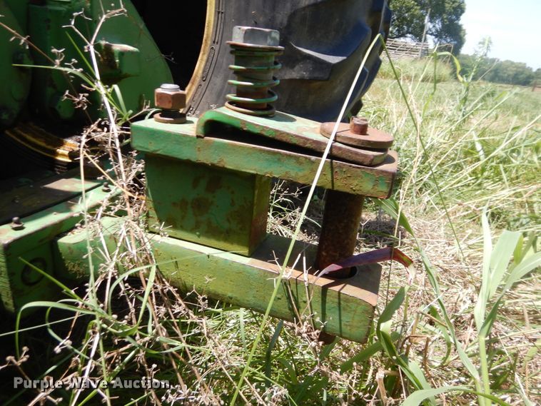 image for item DI0274 1983 John Deere 8450  4WD tractor