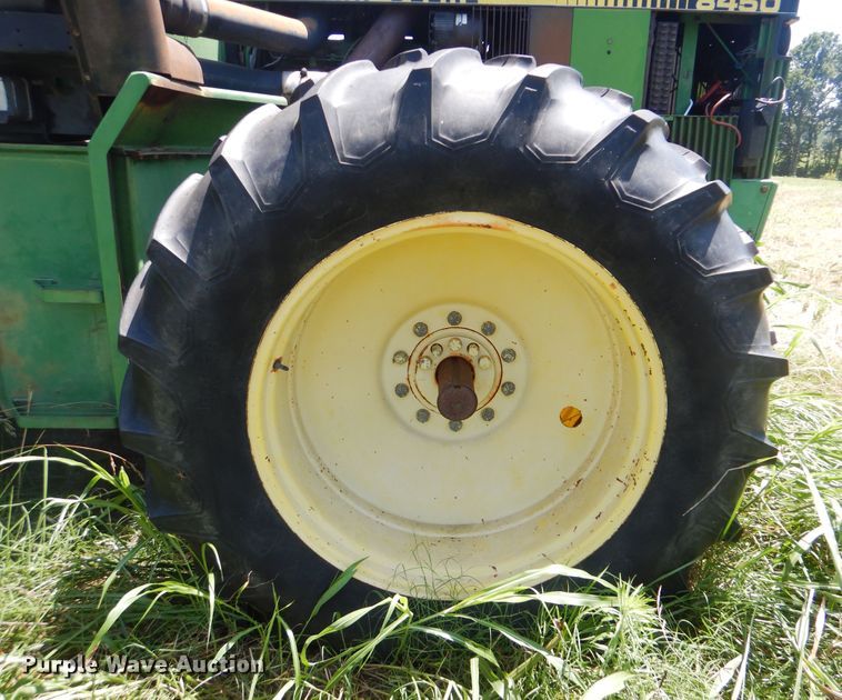 image for item DI0274 1983 John Deere 8450  4WD tractor