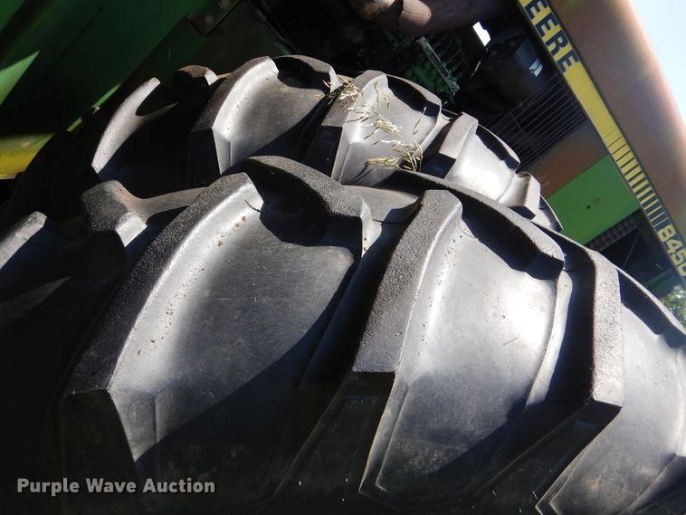 image for item DI0274 1983 John Deere 8450  4WD tractor