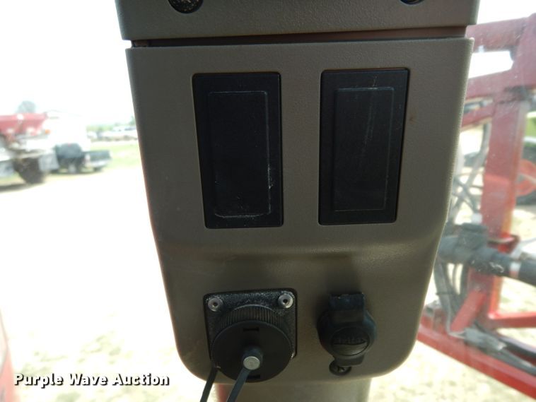 image for item DI5267 2011 Case IH Patriot 3330 sprayer