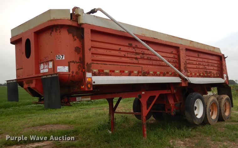 image for item DI5271 2006 Clement HL2626-3 end dump trailer