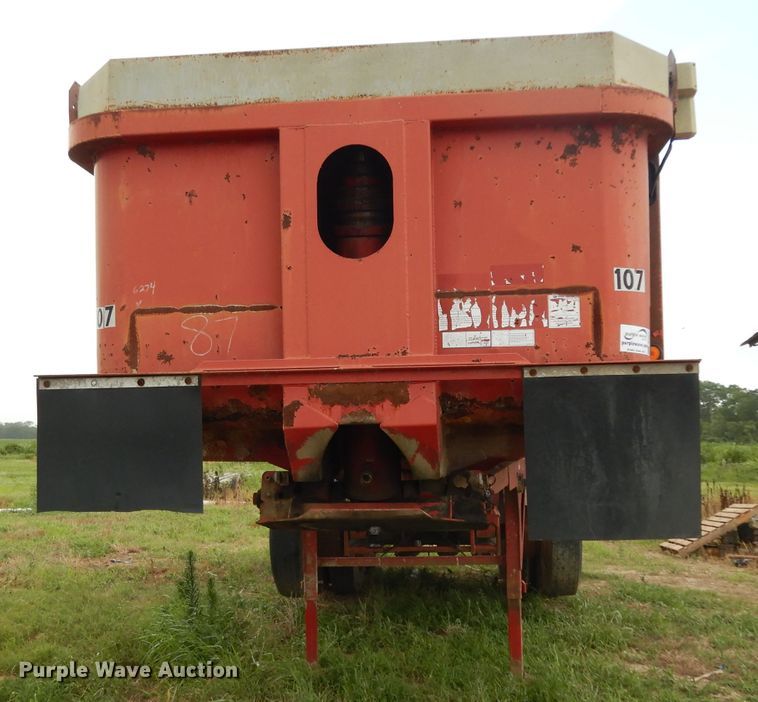 image for item DI5271 2006 Clement HL2626-3 end dump trailer