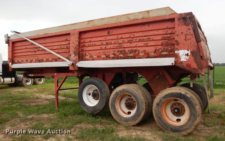 image for item DI5271 2006 Clement HL2626-3 end dump trailer