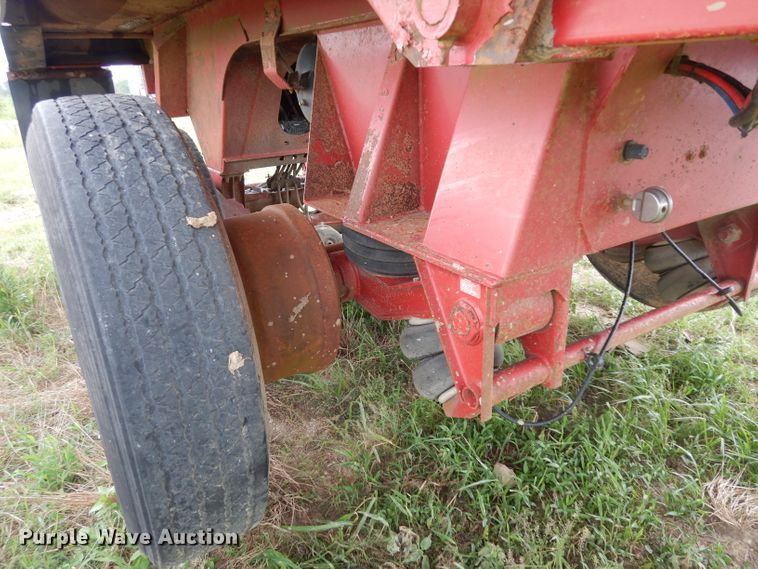 image for item DI5271 2006 Clement HL2626-3 end dump trailer