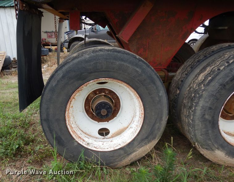 image for item DI5271 2006 Clement HL2626-3 end dump trailer