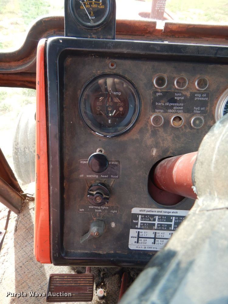 image for item GK9123 1975 Allis Chalmers AC7060 tractor